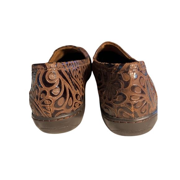 B.O.C. Peggy Brown Embossed Leather Clogs Comfort Slip On Shoes - Picture 6 of 9